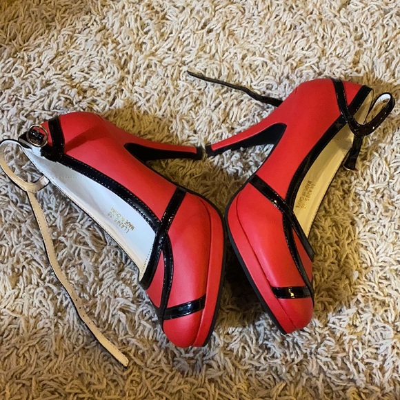 Getmorebeauty Pinup Heels Size 38 (US 6) - Picture 3 of 5
